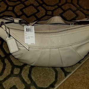 💟 Cream Coach Purse with silver hardware